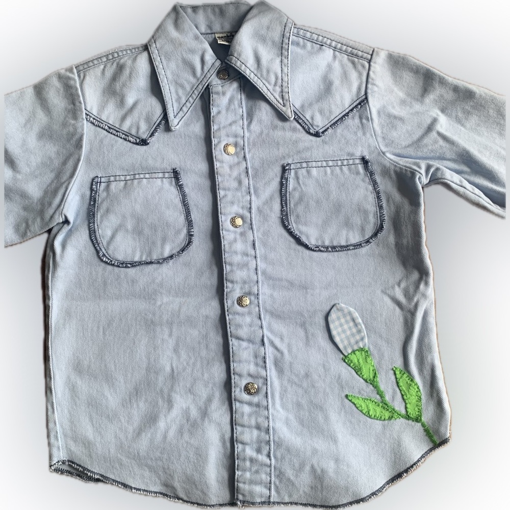Vintage embroidered blue cotton button down shirt custom details girls med